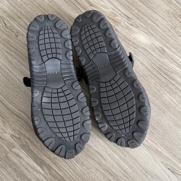 CROCS EXP Terre Mary Jane Ballet Sneaker in Black / Silver Metallic Blue, Size 9 - Picture 10 of 11